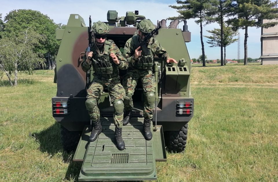 Starović: Nem azért fektetünk be a szerb hadseregbe, mert Amerika felfegyverzi Koszovót