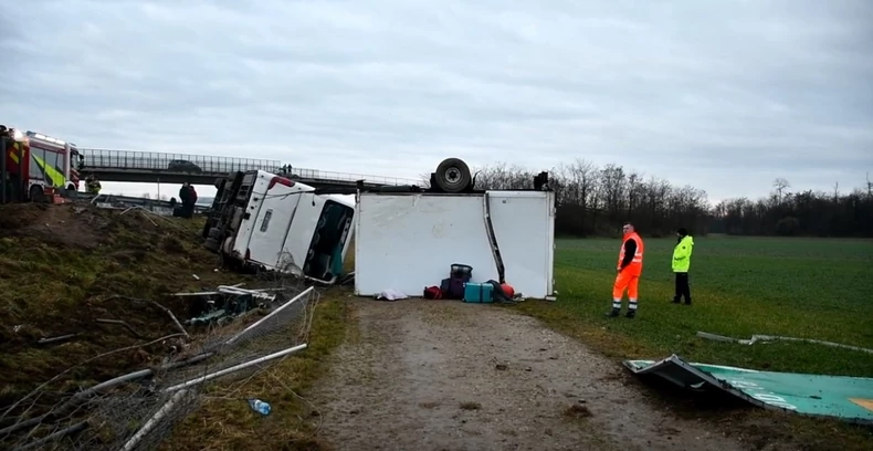 Súlyos buszbaleset történt Szlovéniában