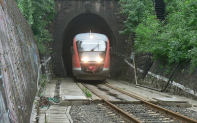 Embert gázolt a vonat
