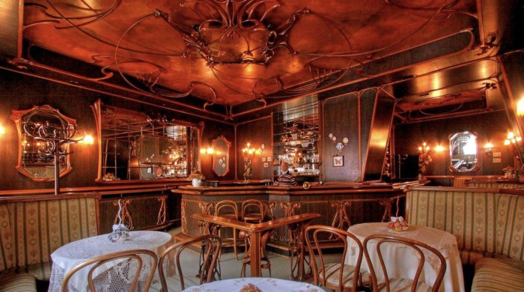 A Népszínház épületébe kerül a Papillon kávézó szecessziós hangulatú beltere