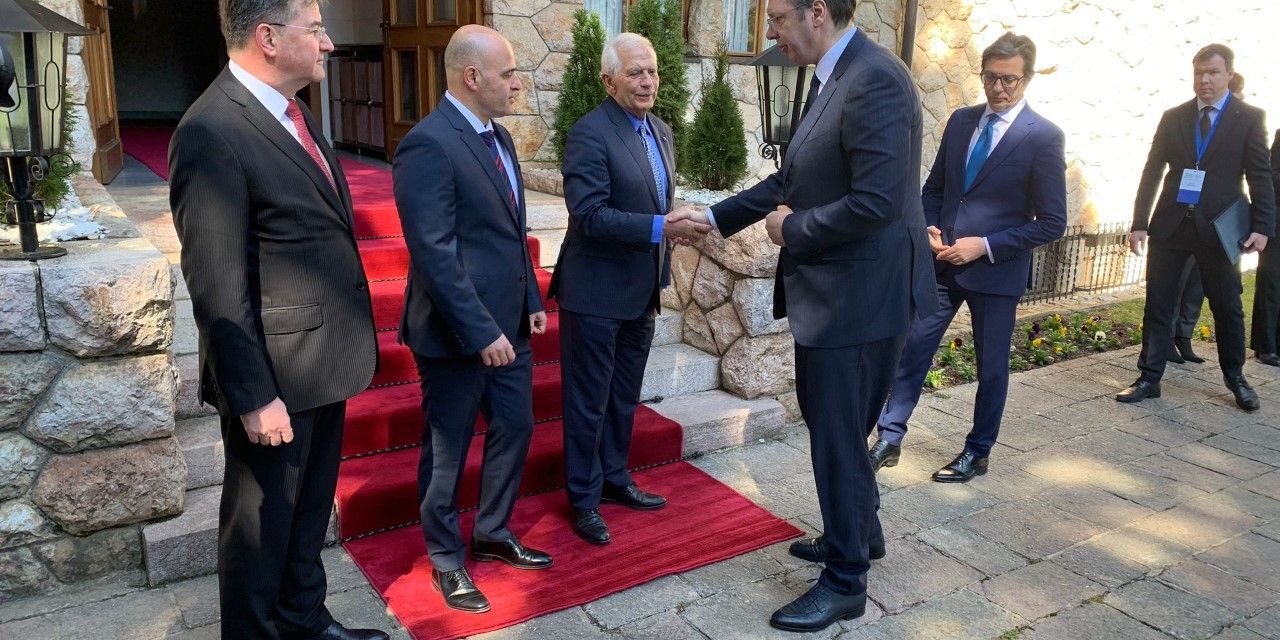 Tito villájában folytatódik a Belgrád-Pristina egyezkedés