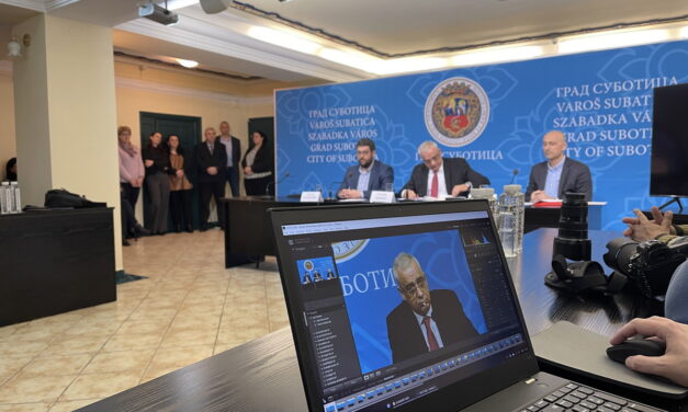 <span class="entry-title-primary">„Aki hazudik, az meg is lopja a szabadkai polgárokat“</span> <span class="entry-subtitle">A Szabadság és Igazságosság Párt Stevan Bakić és Dejan Ljubisavljević sürgős lemondását követeli</span>