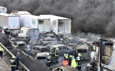 Videón a tömegbaleset, amelyben egy személy életét vesztette