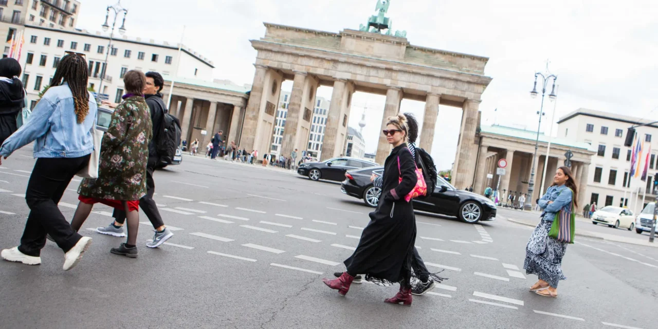 Kézigránáttal, késsel támadt emberekre egy szerb férfi Berlinben