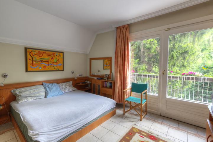 Egy budapesti villában lakhatnak fiatal egészségügyi dolgozók egy szabadkai orvoscsaládnak köszönhetően