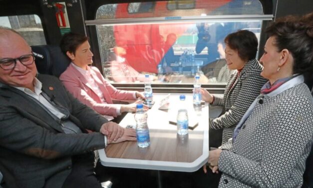 Brnabić: Kínával tárgyalunk új vonatszerelvények beszerzéséről