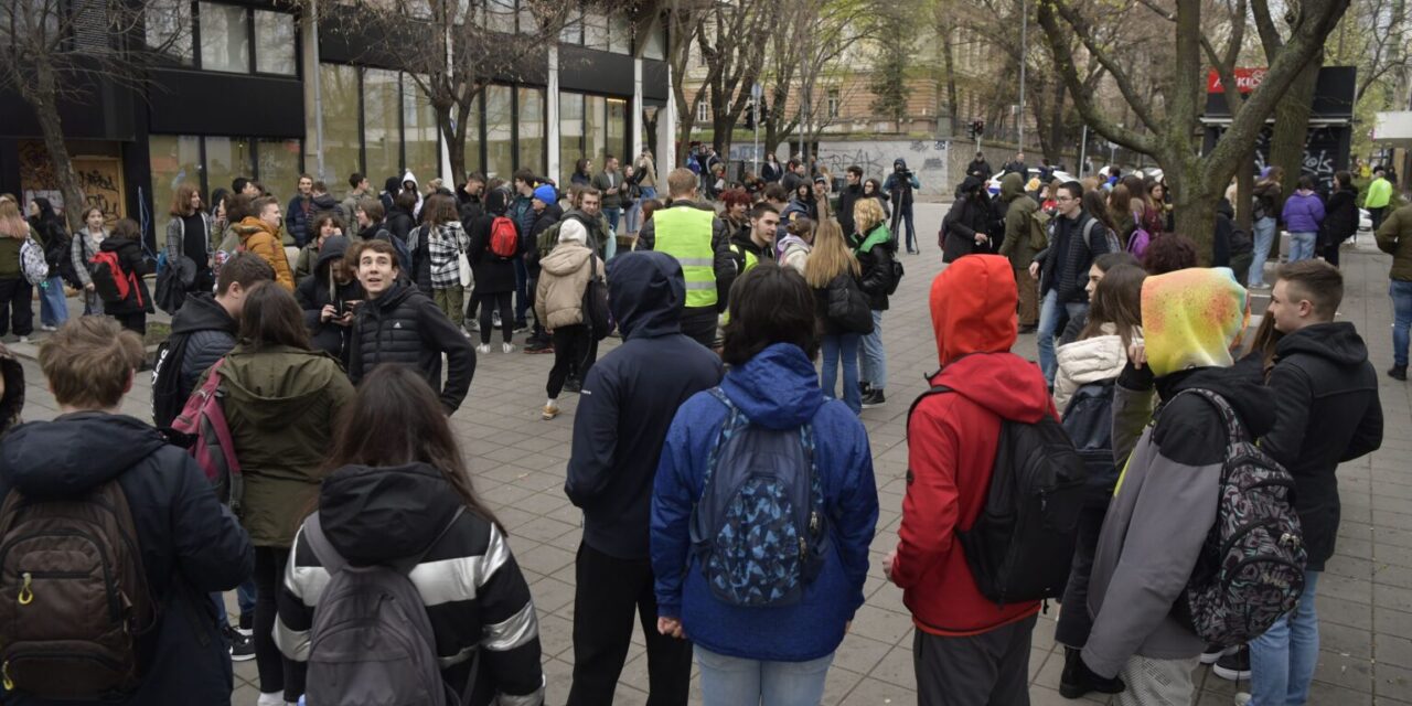 Petícióval tiltakoznak középiskolások az állami érettségi ellen