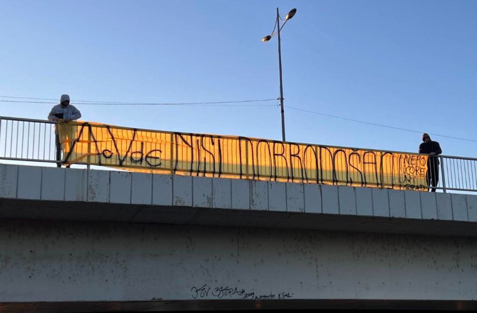 „Itt nem vagy szívesen látott vendég, te csak pénzért vásárolod a szeretetet”