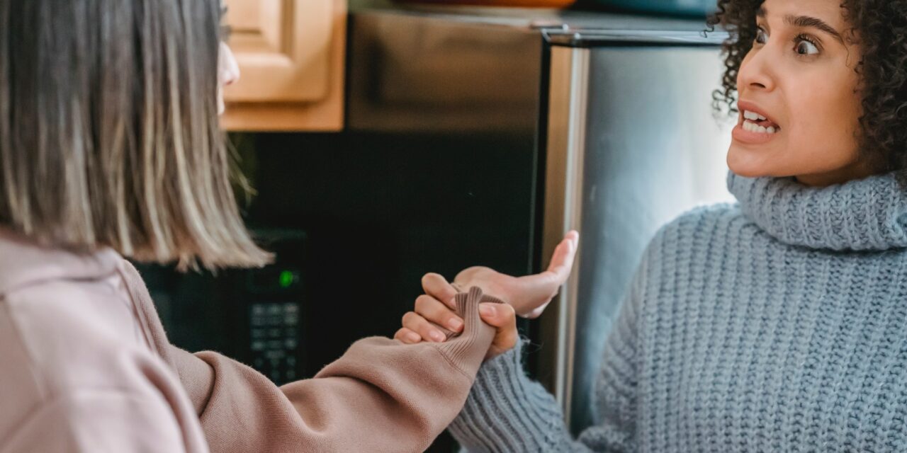 Nőnapi koncerten verekedtek a lányok (Videó)