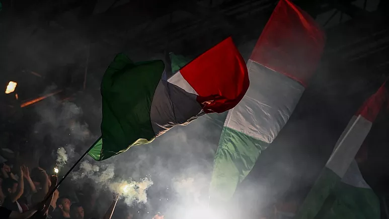 Az UEFA cáfolja az MLSZ-t: Az európai meccseken tiltva vannak a nagy-magyarországos zászlók