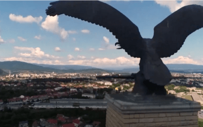 Beperelték a munkácsi városi tanácsot a turul ledöntése miatt