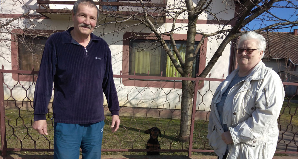 <span class="entry-title-primary">Egy élet munkáját vitte el a bank</span> <span class="entry-subtitle">Az óbecsei Pálinkás Sándor és Katalin önhibáján kívül vesztette el a házát – A könnyelműen felvett hiteleknek rengeteg buktatója és sok áldozata van</span>