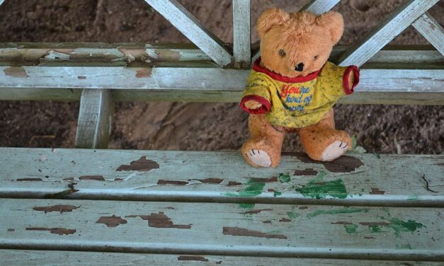 Több mint 8000 gyerek valamilyen erőszak áldozata