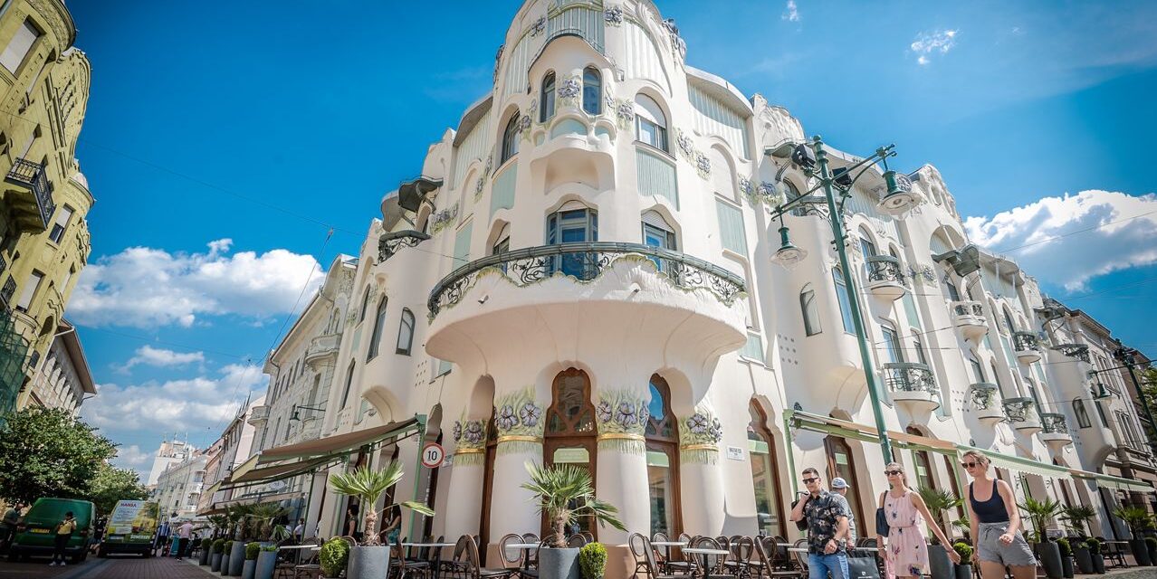 Tudta, hogy a szegedi Reök-palota építtetőjének végső nyughelye Horgoson található?