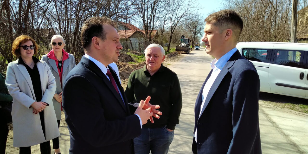 Az ellenzék a Vízművek igazgatójának külföldi útjait vizsgálja