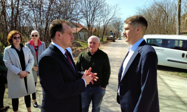 Az ellenzék a Vízművek igazgatójának külföldi útjait vizsgálja