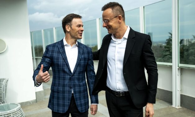 Szijjártó Péter: A szerbekkel fenntartott stratégiai szövetség segíti Magyarországot