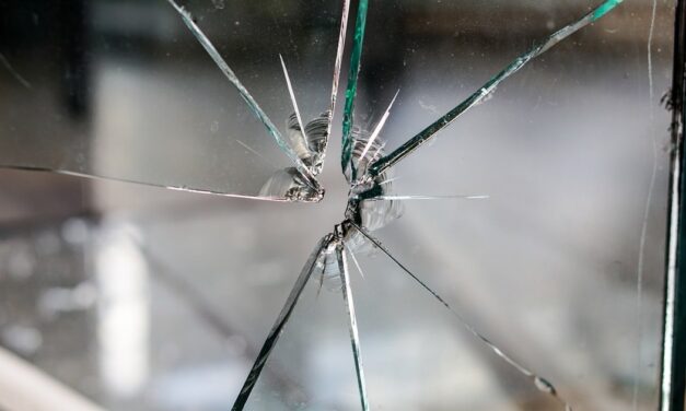 Szétverték a kávézót, ahol a szerbcsernyei gazdák gyülekeztek a tüntetés előtt