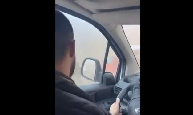 A porvihar hősei: A TSC focistái figyelmeztették a közlekedőket a veszélyre (Videóval)