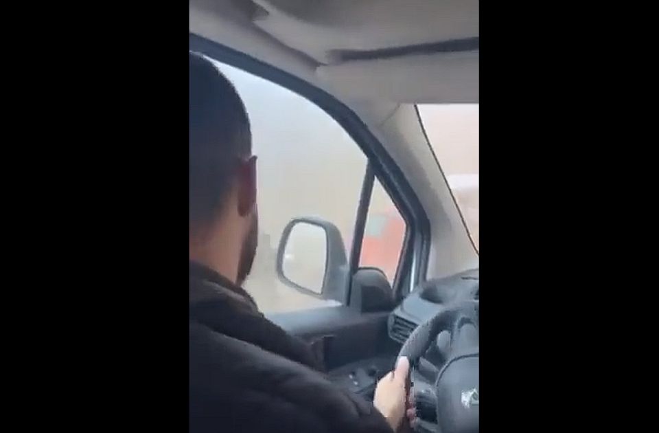 A porvihar hősei: A TSC focistái figyelmeztették a közlekedőket a veszélyre (Videóval)