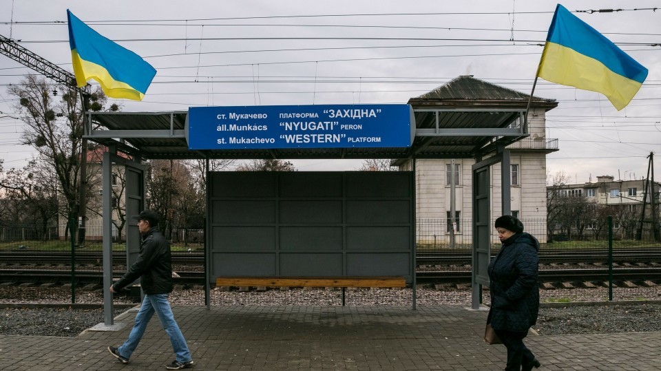 AFP: Orbán és Kijev között rekedtek a kárpátaljai magyarok