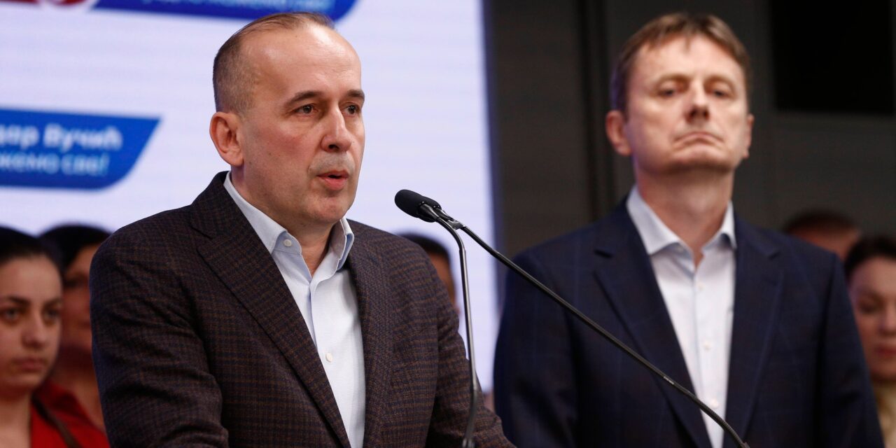 Egy šumadijai törpepárt kollektív átigazolt a Szerb Haladó Párthoz