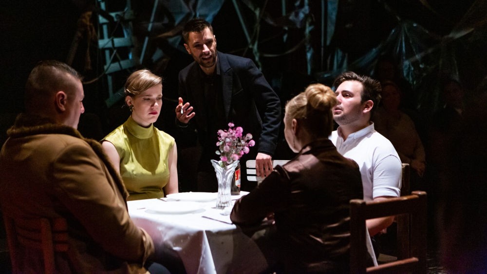 Az értelem és az érzelem összeütközése