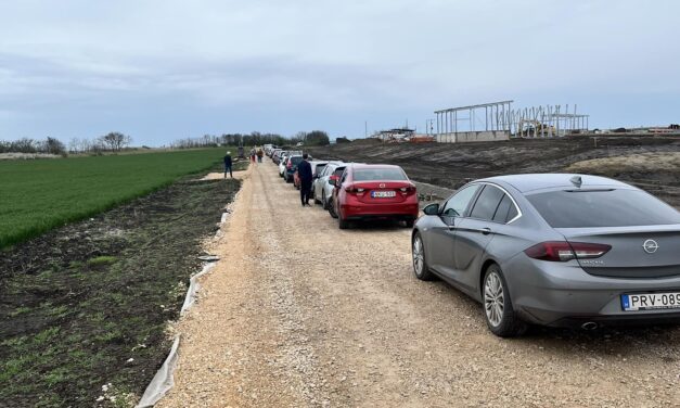 Kezdődik! Hat órát is várnia kell, ha be szeretne utazni Szerbiába