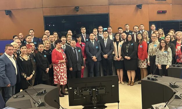 Deli Andor: Az MNT jó példával szolgál az EU-nak a nemzeti kisebbségi jogok érvényesítése terén