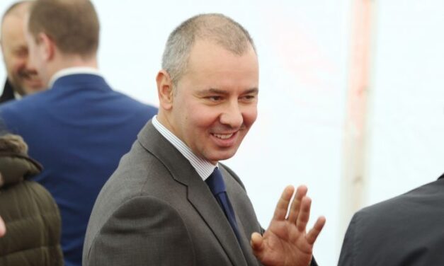 Egy nemzetközi kokaincsempésszel üzemeltetett közös vállalkozást Aleksandar Vučić komája