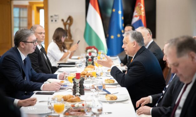 Orbán Viktor: Új szintre emeljük a hadiipari együttműködést Szerbiával