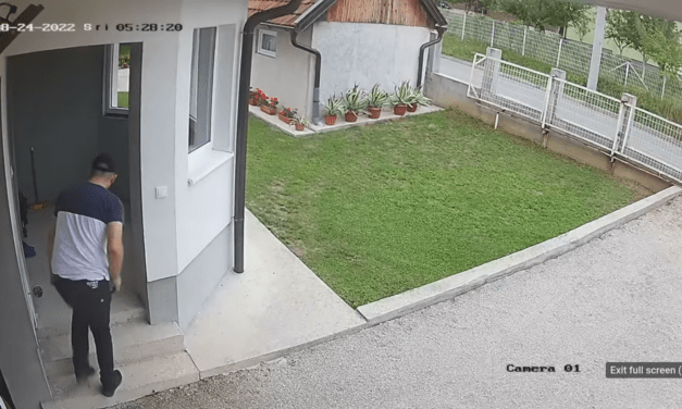 Ilyen is csak a Balkánon van: Mercedesszel érkezett, papucsot lopott (Videóval)