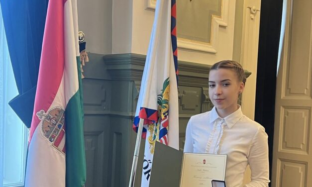 Vajdasági diáklány is Kazinczy-érmet kapott