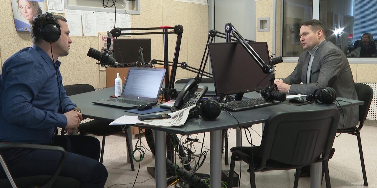 Deli meghívta Strasbourgba az MNT tagjait