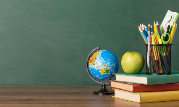 Sok a tananyag, hosszú időt kell iskolában tölteni 