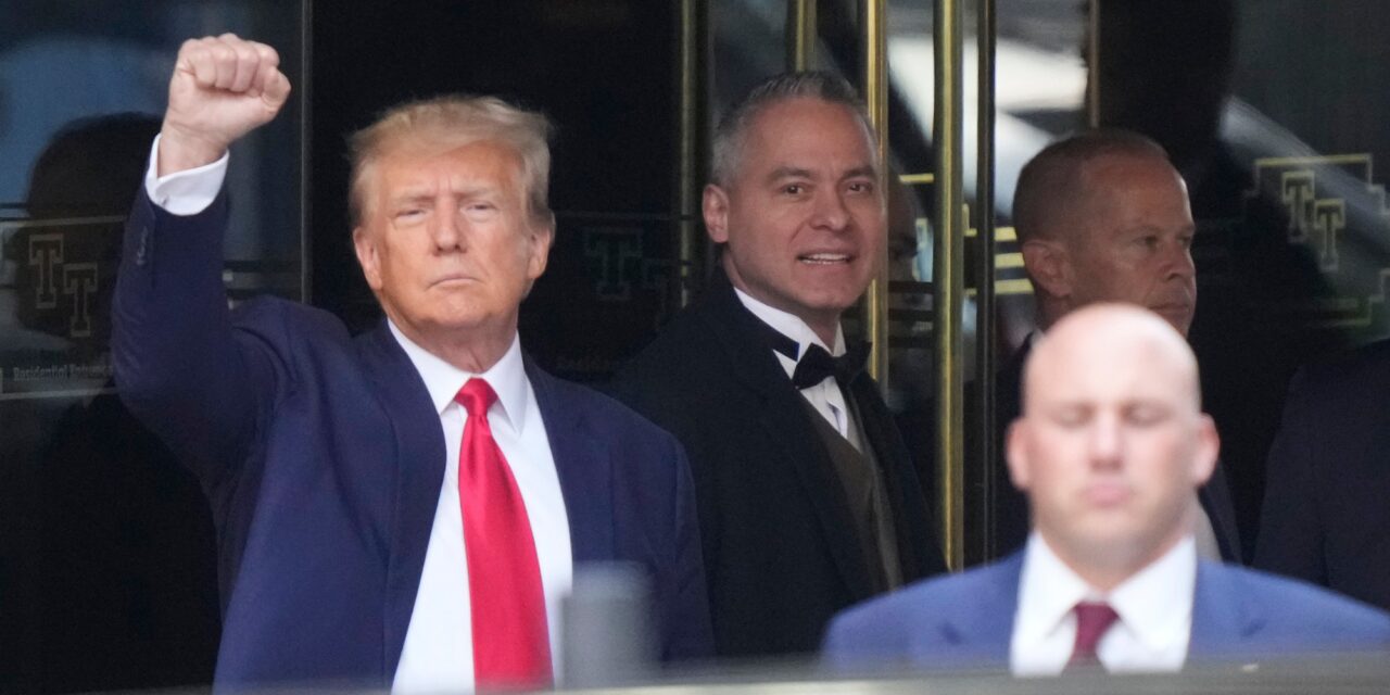 <span class="entry-title-primary">Trumpot „királlyá” ütötte a legfelsőbb bíróság</span> <span class="entry-subtitle">Elnöki minőségben cselekedve „abszolút immunitást" élvez</span>