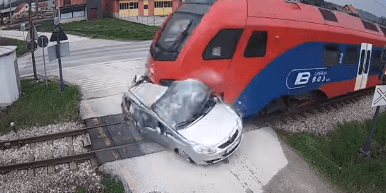 Durva vonatbaleset történt a Belgrád-Bar vonalon, egy nő életét vesztette (Videó)