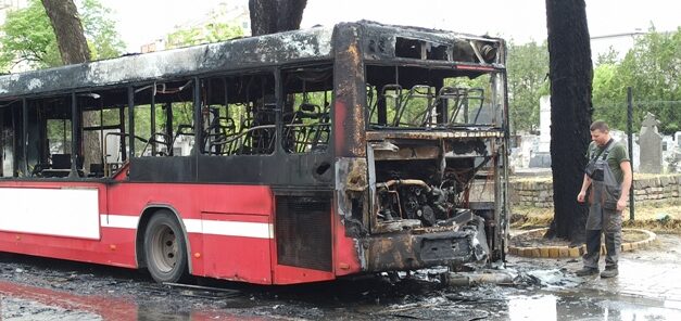 Teljesen kiégett egy városi busz Szabadkán (Fotók)