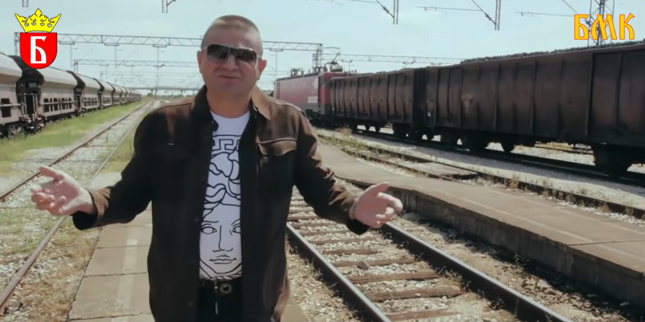 Baja Mali Knindža adja meg a szombati haladó nagygyűlés alaphangulatát