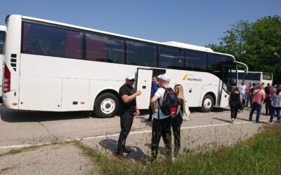 A Volánbusz nem árulja el, mennyiért szállította a tüntetésre az embereket