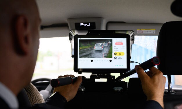 Új sebességmérő berendezéseket mutatott be a magyar rendőrség