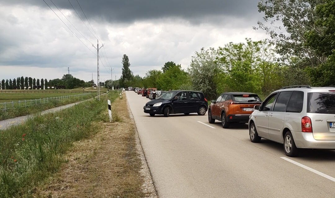 Kétórás várakozás a határokon, most Szerbia felé kell sokat várni