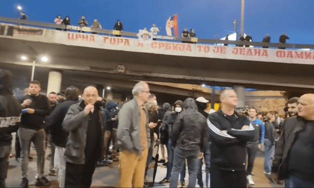 Belgrádban utcára vonultak az emberek a koszovói zavargások miatt