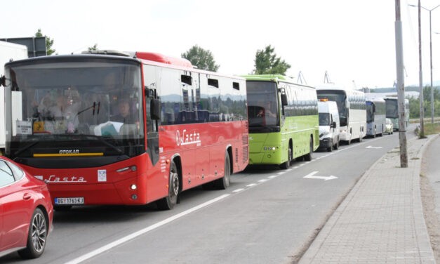 3500 autóbusz 170 ezer embert szállít ma Belgrádba?