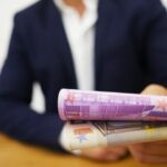 Törvénytelenül kínál hiteleket egy cég a Facebookon