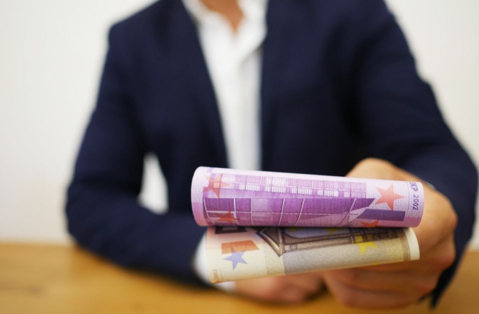 Hatszázeurós minimálbért követelnek a szakszervezetek