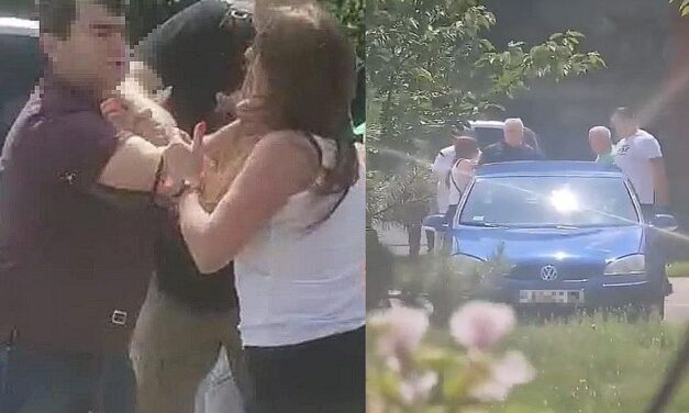 Fojtogatta a buszt tojással megdobáló nőt a pénteki mítingre vezető sofőr (videóval)