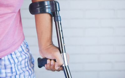 Agyimplantátum segítségével újra jár egy lebénult férfi