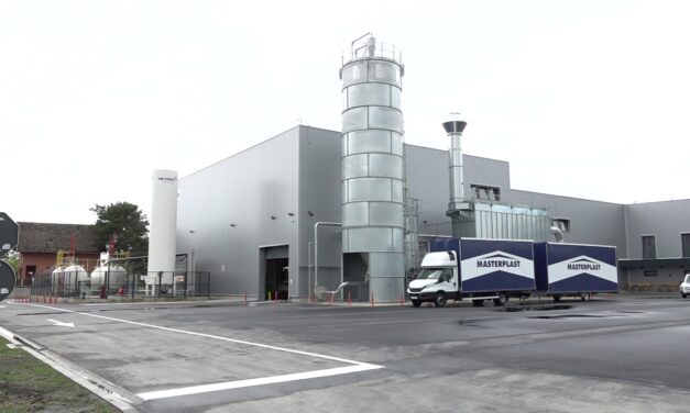 Hatalmas gyárcsarnokot avatott a Masterplast Szabadkán