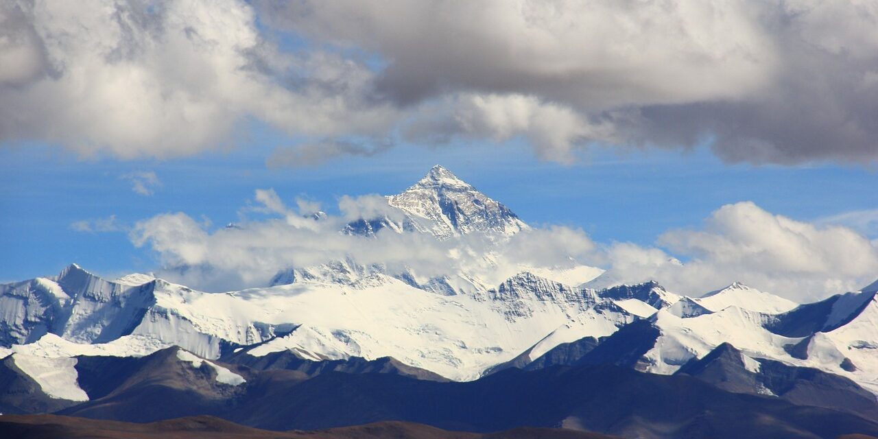 Az egyik legjobb nepáli mentőcsapat indult el Suhajda Szilárdért